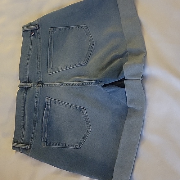 Tommy Hilfiger Women's Blue Denim Shorts, Size: 8 - Picture 5 of 11